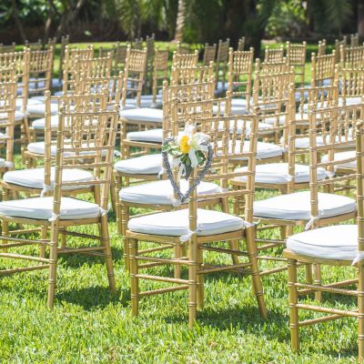 gold_chiavari_church_set_up