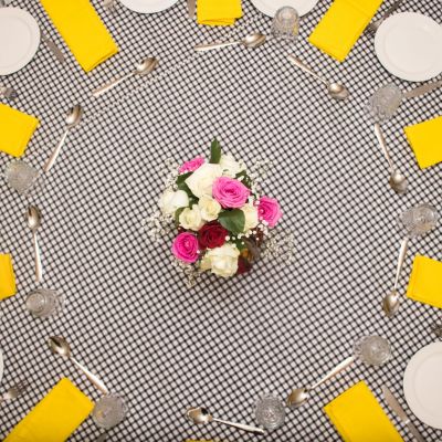 checked_tablecloth_with_yellow_napkins_urban_live_events